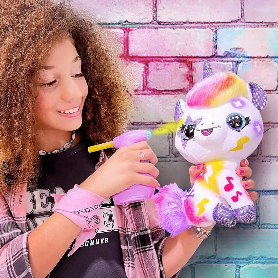 Unicornio de peluche con aerógrafo