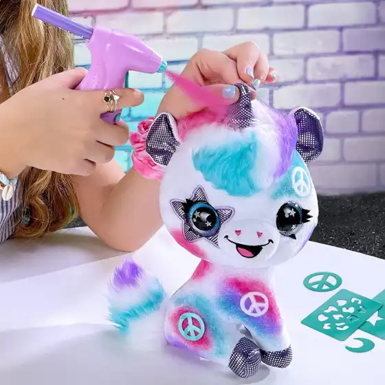 Unicornio de peluche con aerógrafo